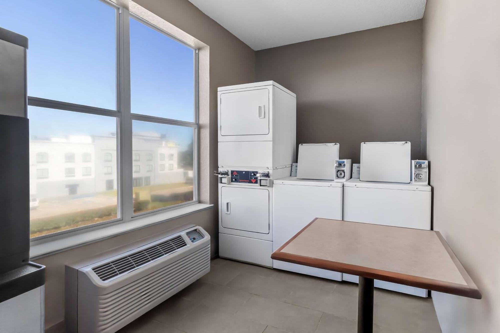 Sonesta Essential Iah Airport Jfk Boulevard - Newly Renovated Houston Exteriör bild
